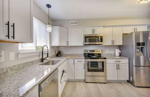 Downtown House | Pet-Friendly Hampton Vacation Rental on River!
