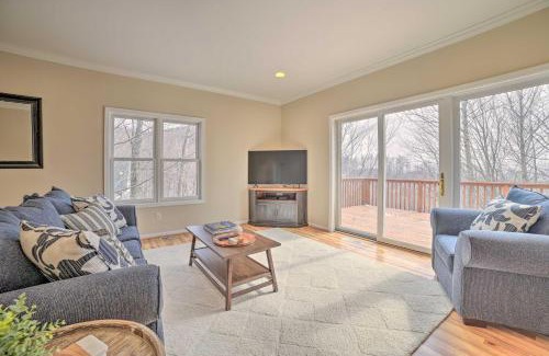 Harbor Springs House | Pet-Friendly Harbor Springs Home Hot Tub and Pool!