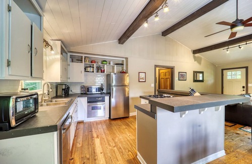 Blowing Rock House | Pet-Friendly Haven: Serene Escape, 5 Miles Away from Downtown Blowing Rock!