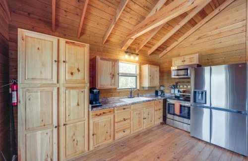 Leakey House | Pet-Friendly Hideaway 13 Mi to Leakey