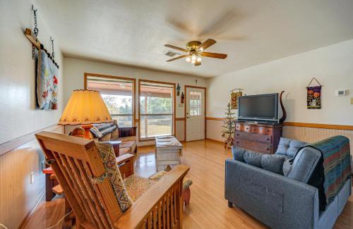 Harper House | Pet-Friendly Hill Country Retreat with Deck!