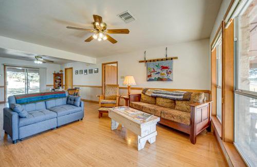 Harper House | Pet-Friendly Hill Country Retreat with Deck!