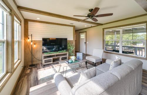 Yancey House | Pet-Friendly Hill Country Hideaway with Deck