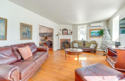 East Stroudsburg House | Pet Friendly Historic East Stroudsburg Manor