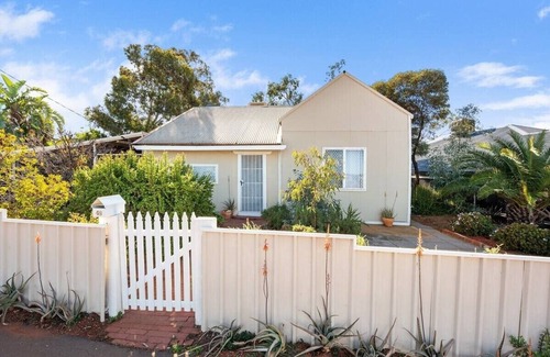Kalgoorlie House | Pet friendly historic home