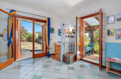 Monte Petrosu House | Pet-Friendly Holiday Home Villetta Idina in Monte Petrosu with Shared Pool