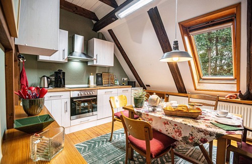 Oberneuland Apartment | Pet-friendly Holiday Apartment "Lieblingsplatz" with Shared Terrace, Garden & Wi-Fi