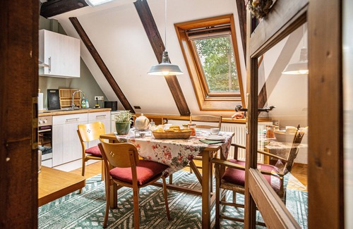 Oberneuland Apartment | Pet-friendly Holiday Apartment "Lieblingsplatz" with Shared Terrace, Garden & Wi-Fi