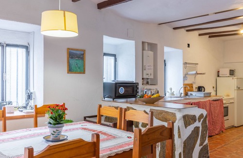 L'Abdet House | Pet-Friendly Holiday Home "Casa Aitana-Abdet - Val de Guadalest" with Mountain View, Terrace & Wi-Fi
