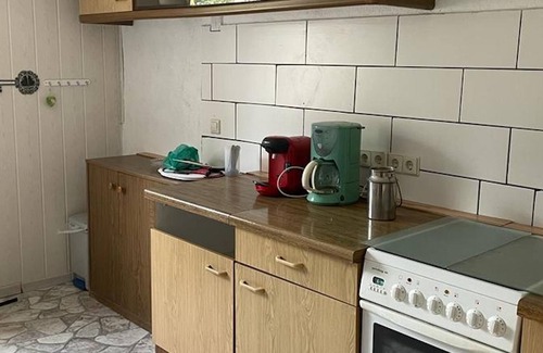 Lossatal House | Pet-Friendly Holiday Home "Haus 1" with Shared Garden & Wi-Fi