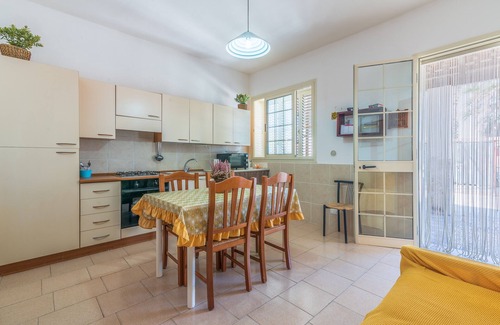 Agnone Bagni House | Pet-Friendly Holiday Home 'Casa Nico' close to the Sea with Terrace
