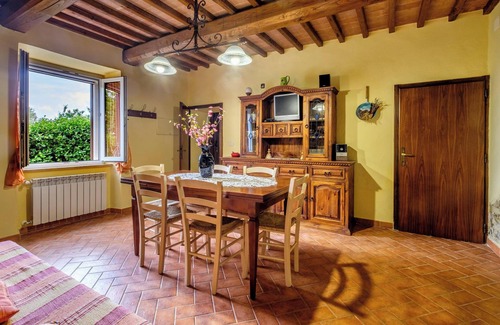 Sorano House | Pet-Friendly Holiday Home Fonte Etrusca with Pool, Garden & Wi-Fi