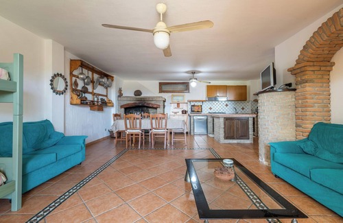 Villaputzu House | Pet-friendly Holiday Home “Casa Michelle” with Sea & Mountain View