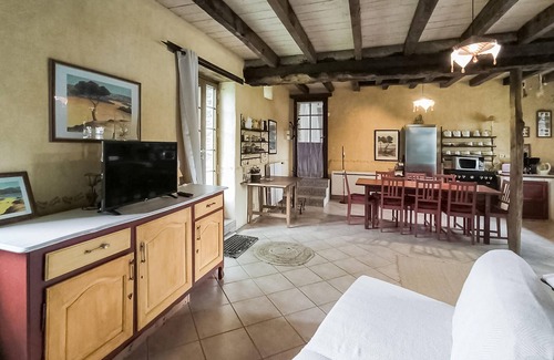 Marsac-sur-Don House | Pet friendly home in Marsac sur Don