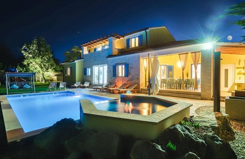 Muzini House | Pet friendly home in Naselje Muzini