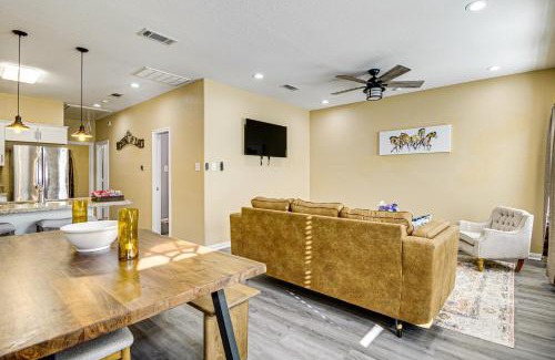 Montgomery House | Pet-Friendly Home 2 Miles to Lake Conroe!
