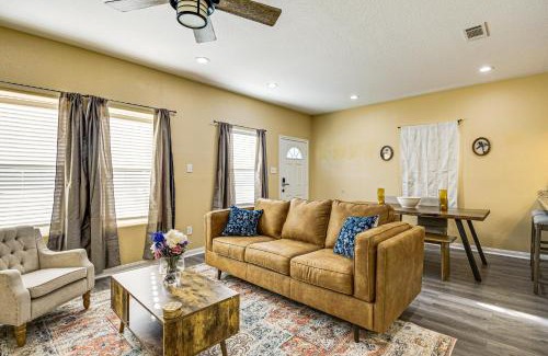 Montgomery House | Pet-Friendly Home 2 Miles to Lake Conroe!