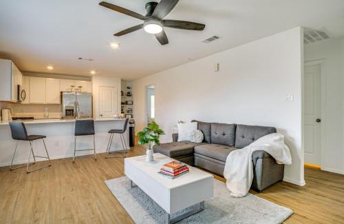 New Caney House | Pet-Friendly Home about 4 Mi to Big Rivers Water Park!
