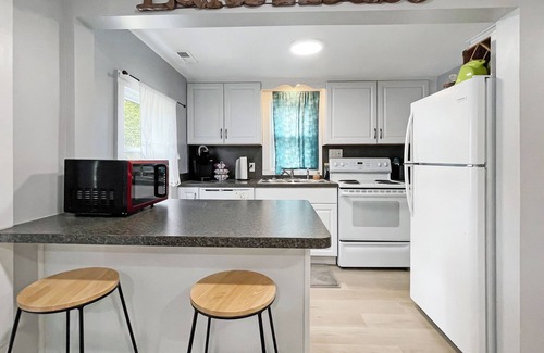 Topeka House | Pet Friendly Home by Lake Shawnee!