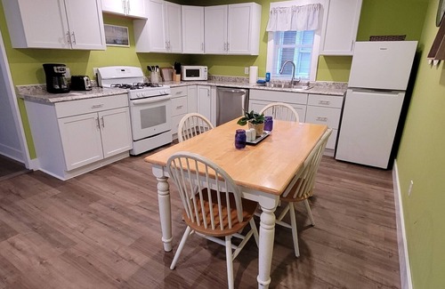 Stow House | Pet Friendly home by the Stow Ferry