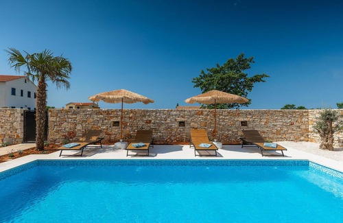 Smoljanci House | Pet friendly home in Svetvincenat