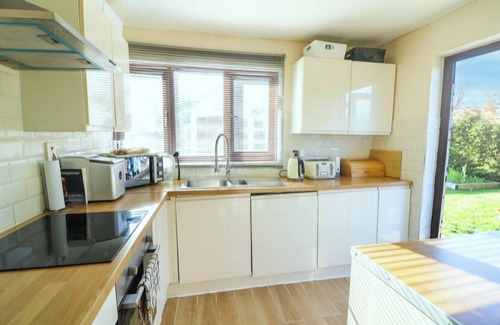 Purleigh House | Pet Friendly Home in Chelmsford-Hot Tub-Sleeps 6