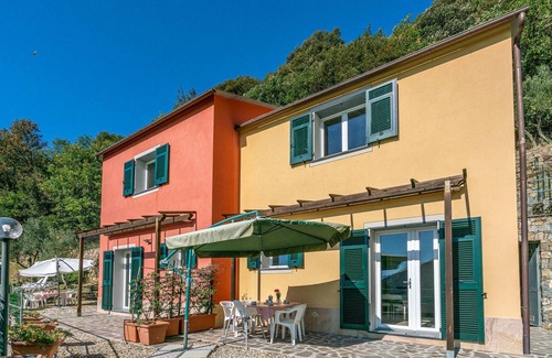 Costa House | Pet friendly home in Framura
