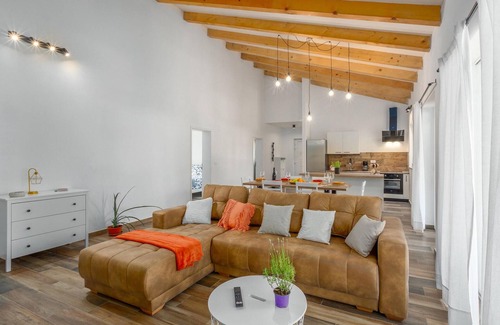 Debeljuhi House | Pet friendly home in Debeljuhi