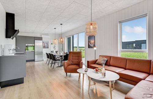 Hjarbæk House | Pet friendly home in Løgstrup with WiFi