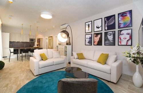 Loviste House | Pet friendly home in Loviste