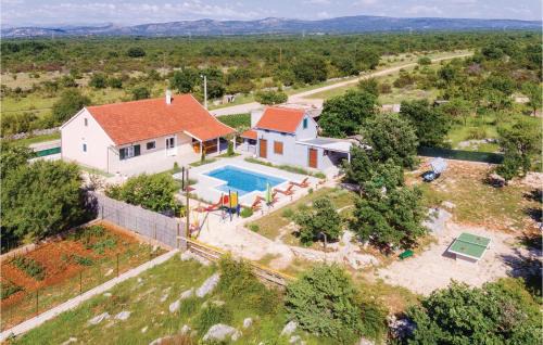 Drnis House | Pet Friendly Home In Pakovo Selo With Wifi