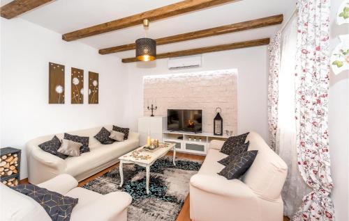 Drnis House | Pet Friendly Home In Pakovo Selo With Wifi