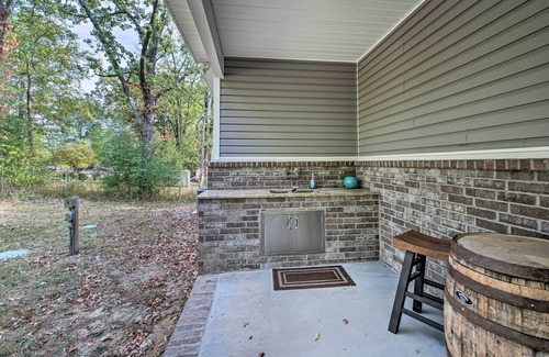 Royal House | Pet-Friendly Home in Royal ~ 14 Mi to Hot Springs!