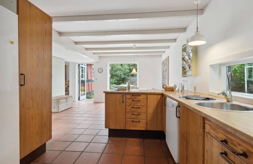 Vejle House | Pet friendly home in Vejle with kitchen