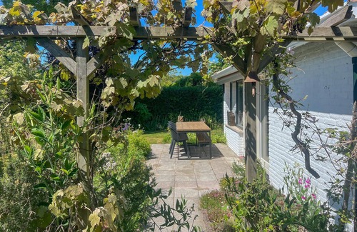Scherpenisse House | Pet-friendly home in Scherpe nisse