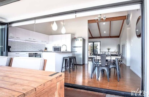 Warana House | Pet-Friendly Home + Pool, Walk to Warana Beach