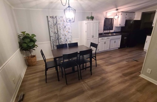 Blue Springs House | Pet friendly home in a quiet secluded neighborhood near multiple large lakes.