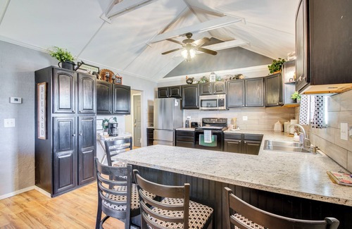 Ninnekah House | Pet-Friendly Home w/Porch Near Chickasha!