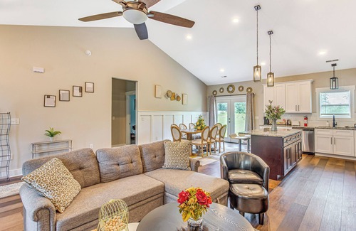 Loris House | Pet-Friendly Home w/Patio in Loris!