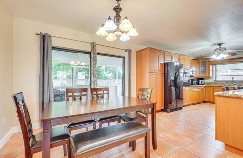 Palmetto Estates House | Pet-Friendly Home w/Yard ~ 3 Mi to Zoo Miami!