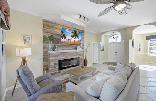 Marco Island House | Pet-friendly home with walk to beach and restaurants