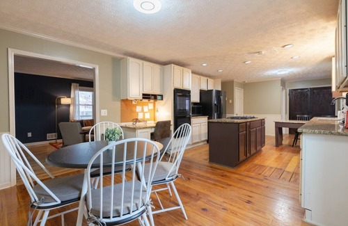 Kennesaw House | Pet friendly Home with swimming pool and hot tub , fenced backyard with patio
