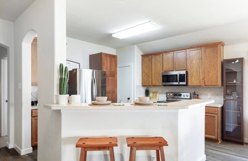 Roanoke House | Pet-friendly home with 6 beds, private office, backyard oasis in Roanoke, TX