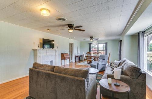 Crowell House | Pet Friendly Home with Yard and Grill in Crowell!