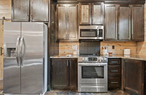 Pickens Cabin | Pet-Friendly | Hot Tub | Grill | Fire Pit