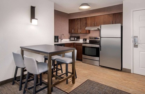 Town Center Hotel | Pet Friendly Hotel! 3 Spacious 2BR Suites with Private Kitchens, Free Breakfast!