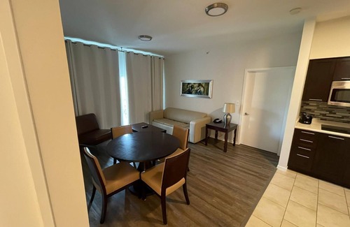 Celebration Apartment | Pet friendly hotel aprt on Celebration Pl. 2bdr