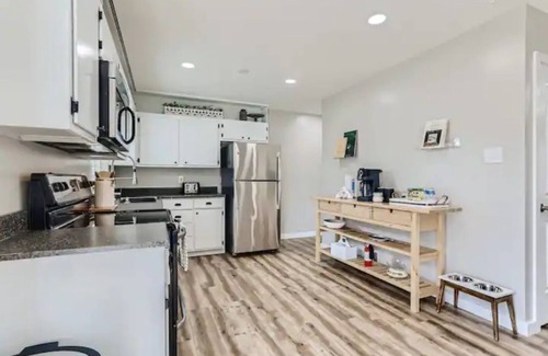 Alta Vista Area House | Pet friendly house near mountains, ski resorts with 4bds/3baths, office & patio
