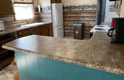 Hampton House | Pet friendly house with fenced back yard. 2 miles to Appalachian Trail.