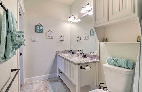 Clear Lake Shores House | Pet-Friendly Kemah Townhouse Near Beach!